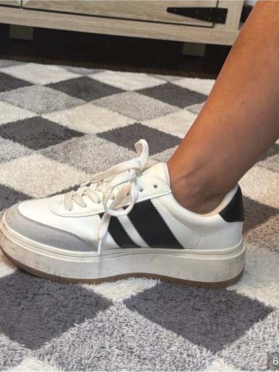 Shoes - White and Black Platform Sneakers - Casual platform sneaker